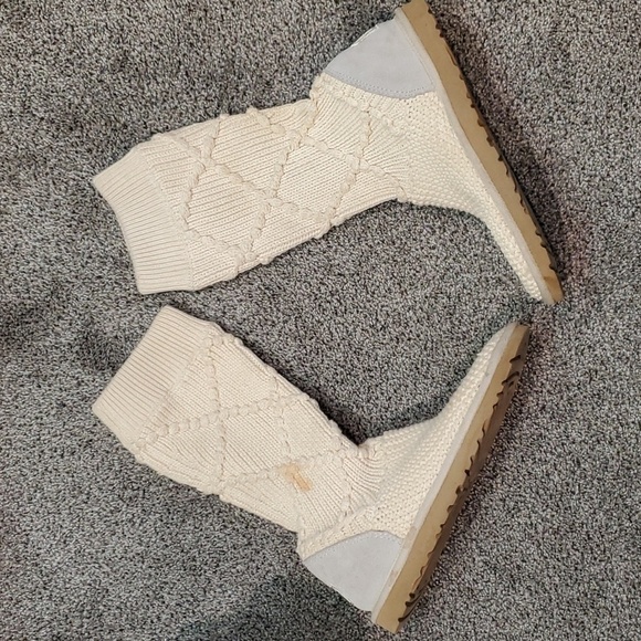 Ugg Australia Women 5879 Sweater Cardi Short Ankle Shoes boots sz 8 - Picture 1 of 6